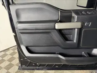 Ford F-150 2017 4x4 Raptor 4dr SuperCrew 5.5 ft. SB