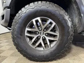 Ford F-150 2017 4x4 Raptor 4dr SuperCrew 5.5 ft. SB