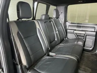 Ford F-150 2017 4x4 Raptor 4dr SuperCrew 5.5 ft. SB