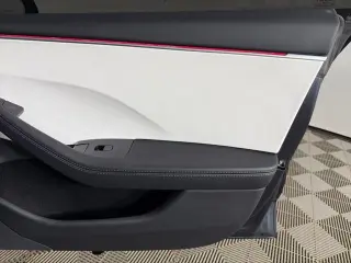 Tesla Model 3 2024 AWD Performance 4dr Sedan