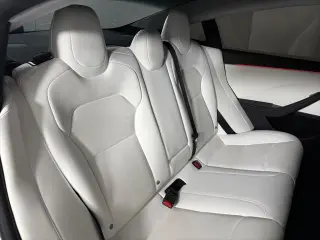 Tesla Model 3 2024 AWD Performance 4dr Sedan