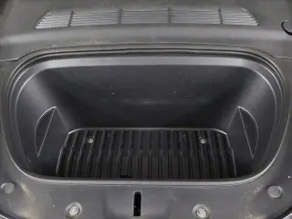 Tesla Model Y 2024 AWD Performance 4dr Crossover