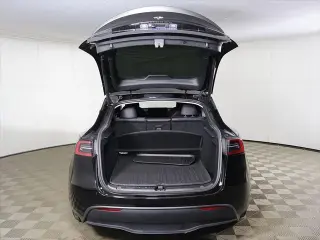 Tesla Model Y 2024 AWD Performance 4dr Crossover