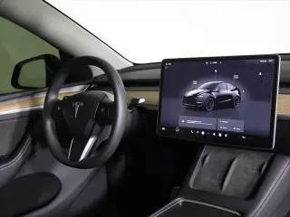 Tesla Model Y 2024 AWD Performance 4dr Crossover