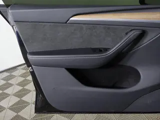 Tesla Model Y 2024 AWD Performance 4dr Crossover