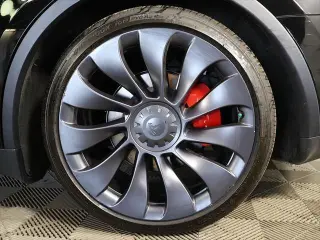 Tesla Model Y 2024 AWD Performance 4dr Crossover