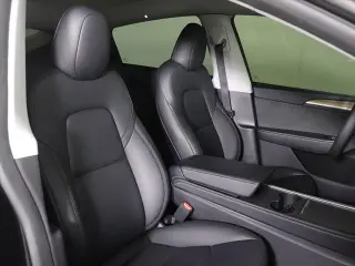 Tesla Model Y 2024 AWD Performance 4dr Crossover