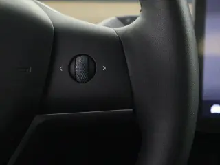 Tesla Model Y 2024 AWD Performance 4dr Crossover