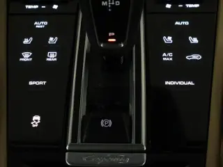 Porsche Cayenne 2022 AWD Platinum Edition 4dr SUV