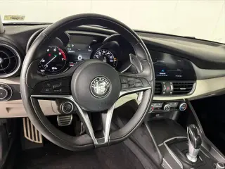 Alfa Romeo Giulia 2018 AWD Base 4dr Sedan