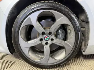 Alfa Romeo Giulia 2018 AWD Base 4dr Sedan