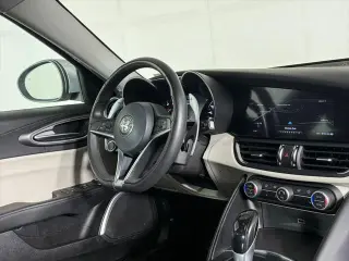 Alfa Romeo Giulia 2018 AWD Base 4dr Sedan