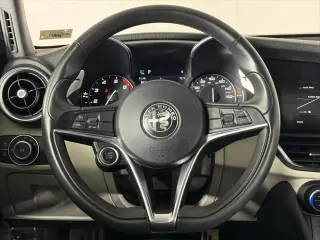Alfa Romeo Giulia 2018 AWD Base 4dr Sedan