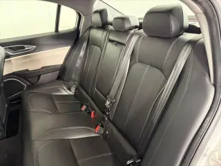 Alfa Romeo Giulia 2018 AWD Base 4dr Sedan