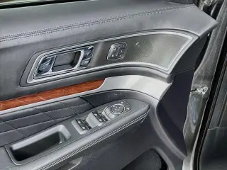 Ford Explorer 2018 AWD Platinum 4dr SUV