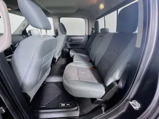 Ram 1500 Classic 2019 4x4 Big Horn 4dr Crew Cab 5.5 ft. SB Pickup