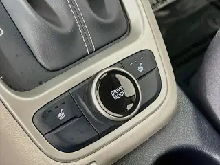 Hyundai VENUE 2025 Limited 4dr Crossover