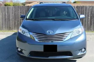 2017 Toyota Sienna XLE