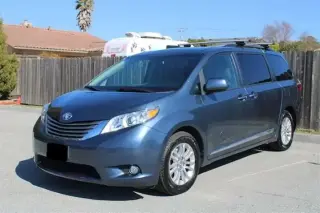 2017 Toyota Sienna XLE