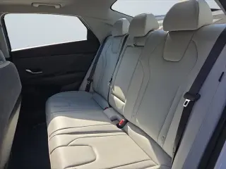 Hyundai ELANTRA 2025 Limited 4dr Sedan