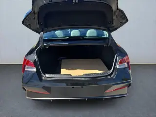 Hyundai ELANTRA 2025 Limited 4dr Sedan