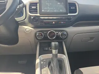 Hyundai VENUE 2025 SEL 4dr Crossover