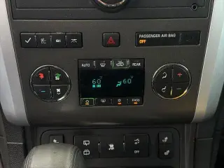 Chevrolet Traverse 2011 AWD LT 4dr SUV w/2LT