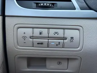 Genesis G80 2017 5.0 Ultimate 4dr Sedan