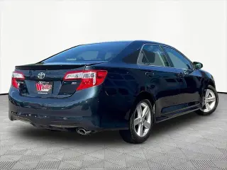 Toyota Camry 2013 SE 4dr Sedan