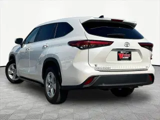 Toyota Highlander 2023 LE 4dr SUV