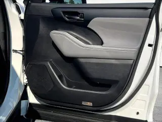 Toyota Highlander 2023 LE 4dr SUV