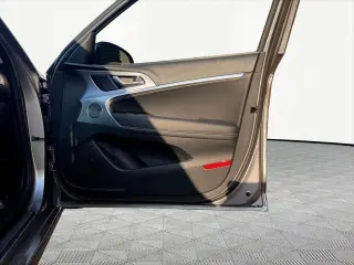 Genesis G70 2020 AWD 2.0T 4dr Sedan