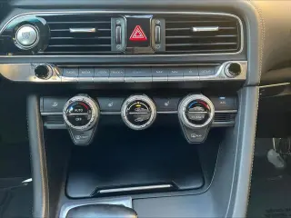 Genesis G70 2020 AWD 2.0T 4dr Sedan