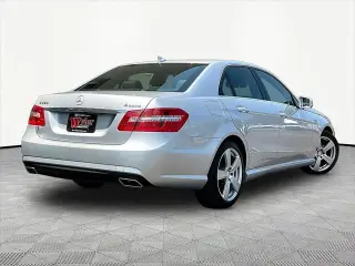 Mercedes-Benz E-Class 2010 AWD E 350 Luxury 4MATIC 4dr Sedan