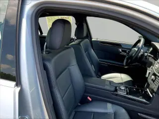 Mercedes-Benz E-Class 2010 AWD E 350 Luxury 4MATIC 4dr Sedan