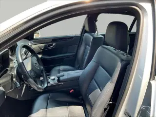 Mercedes-Benz E-Class 2010 AWD E 350 Luxury 4MATIC 4dr Sedan
