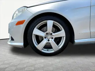 Mercedes-Benz E-Class 2010 AWD E 350 Luxury 4MATIC 4dr Sedan