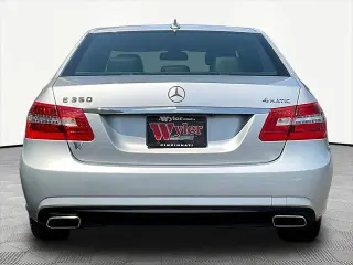Mercedes-Benz E-Class 2010 AWD E 350 Luxury 4MATIC 4dr Sedan