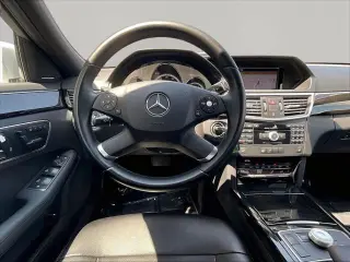 Mercedes-Benz E-Class 2010 AWD E 350 Luxury 4MATIC 4dr Sedan