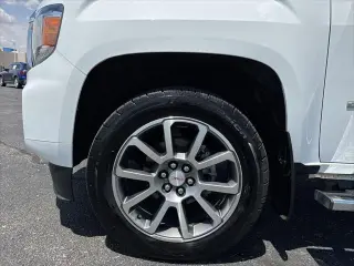 GMC Canyon 2022 4x4 Denali 4dr Crew Cab 5 ft. SB