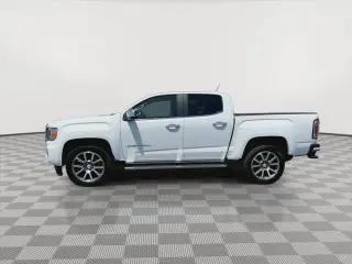 GMC Canyon 2022 4x4 Denali 4dr Crew Cab 5 ft. SB