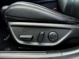 Genesis G70 2025 2.5T Standard 4dr Sedan