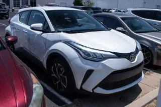 Toyota C-HR 2021 XLE 4dr Crossover