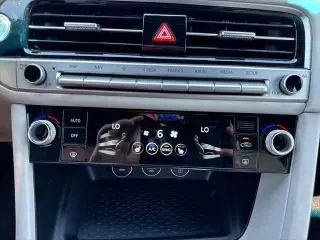 Genesis G70 2025 AWD 2.5T Sport Prestige 4dr Sedan
