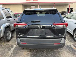 Toyota RAV4 2021 LE 4dr SUV