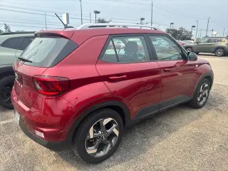 Hyundai VENUE 2024 SEL 4dr Crossover