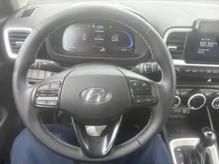 Hyundai VENUE 2024 Limited 4dr Crossover