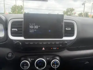 Hyundai VENUE 2024 Limited 4dr Crossover