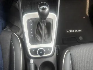 Hyundai VENUE 2024 Limited 4dr Crossover