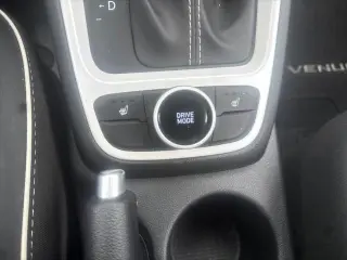 Hyundai VENUE 2024 Limited 4dr Crossover